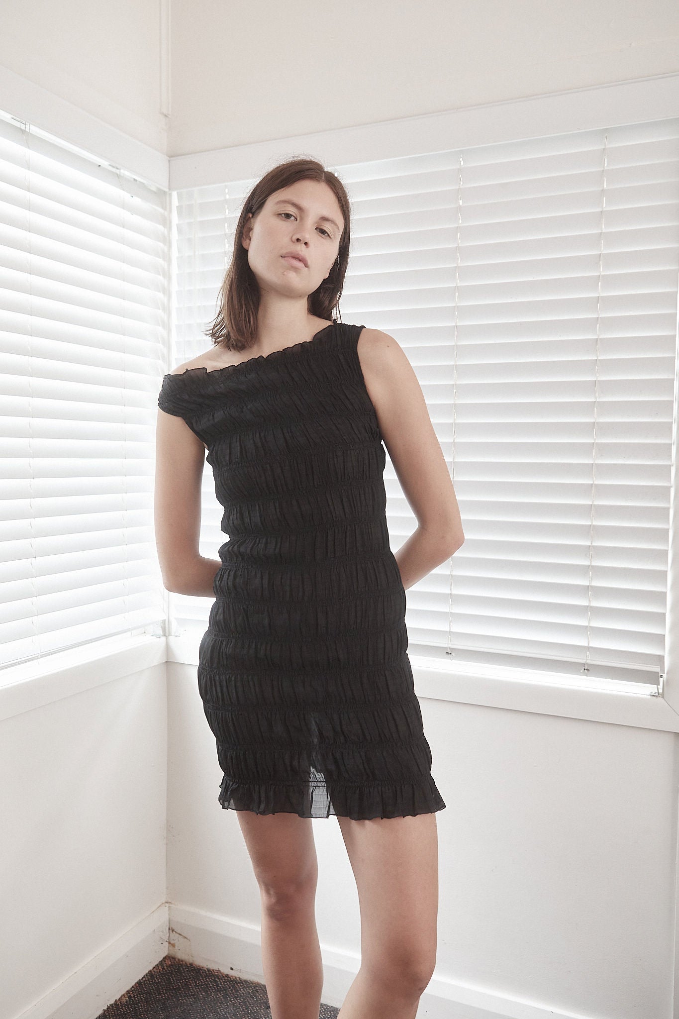 Load image into Gallery viewer, GATHERED MINI DRESS - BLACK