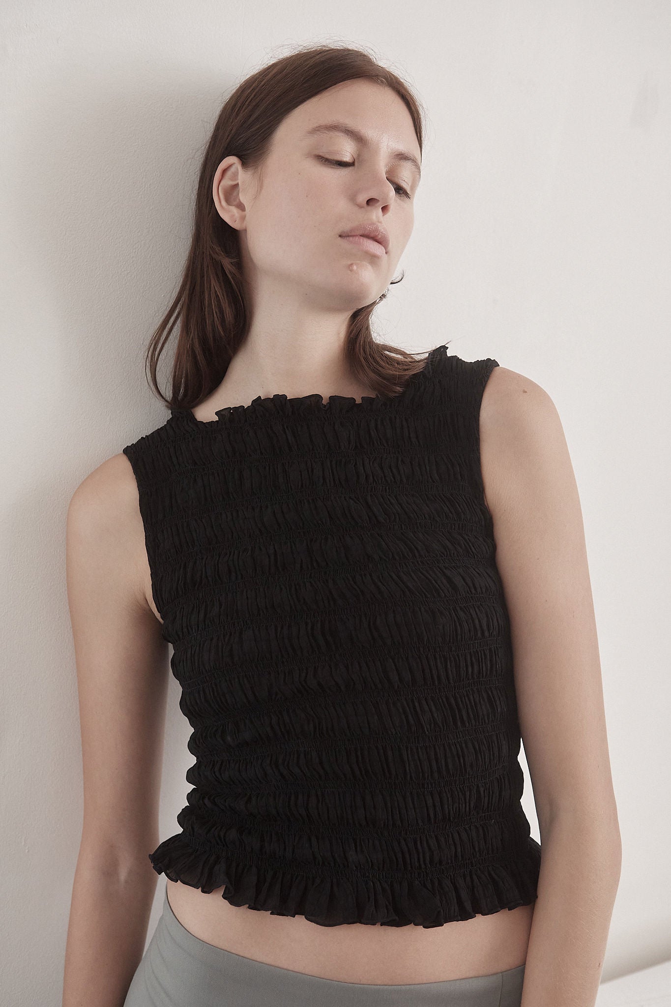 Load image into Gallery viewer, GATHERED TOP - BLACK