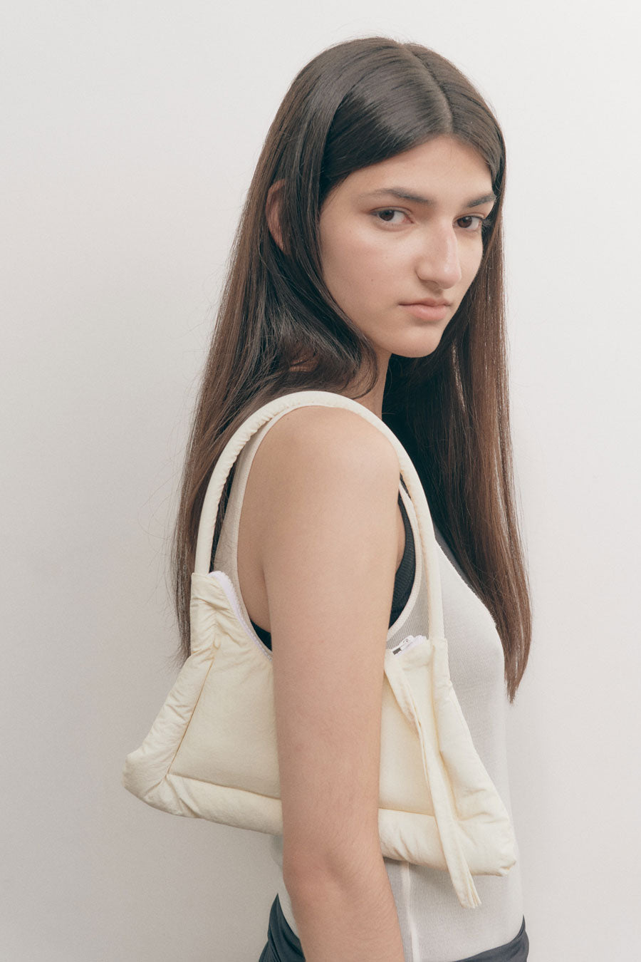 Load image into Gallery viewer, TRAPECIO FLAT BAG - OFF WHITE