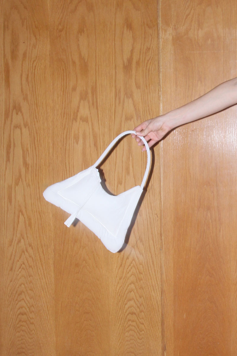 Load image into Gallery viewer, TRAPECIO FLAT BAG - OFF WHITE