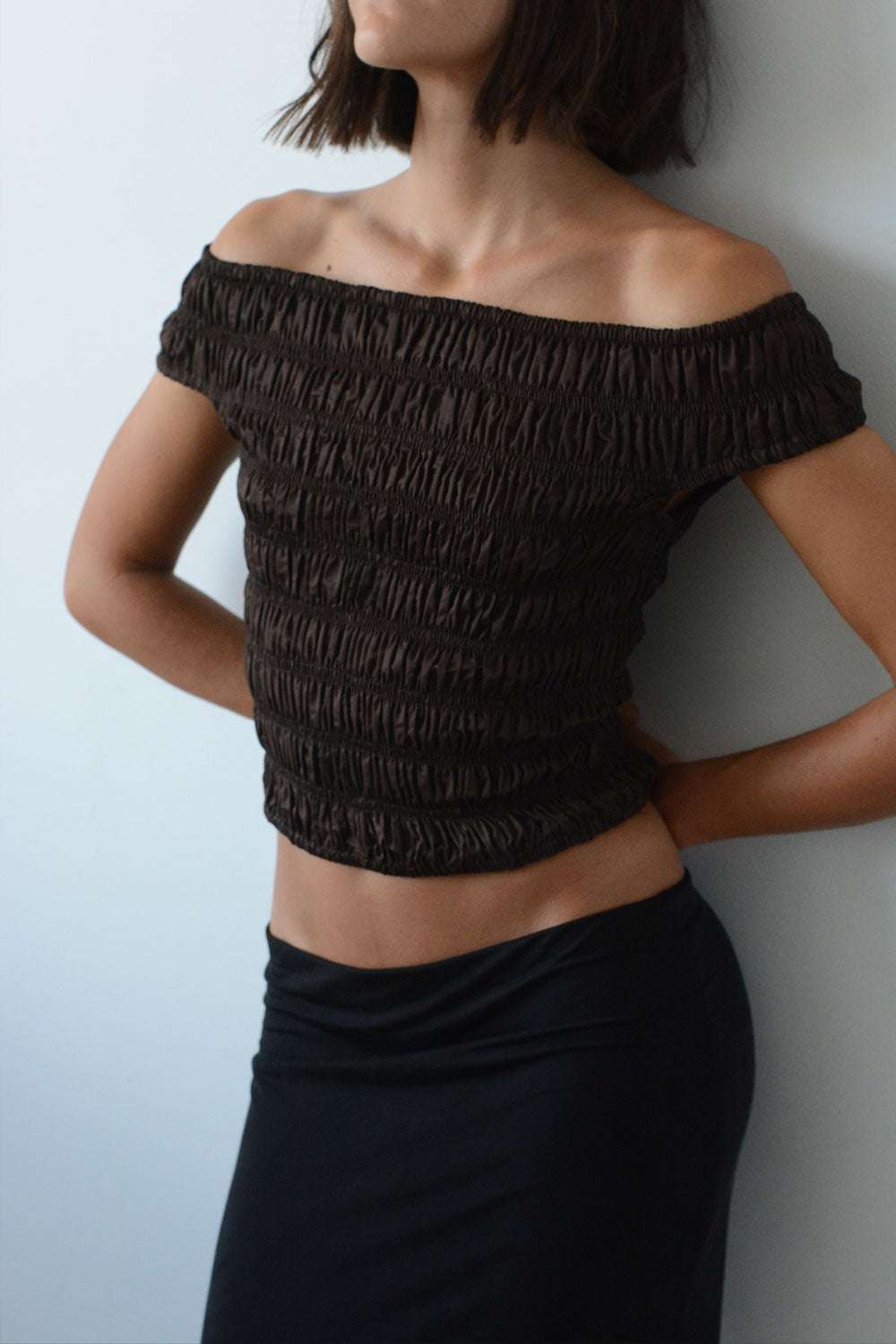 Load image into Gallery viewer, OFF SHOULDER TOP - CACAO
