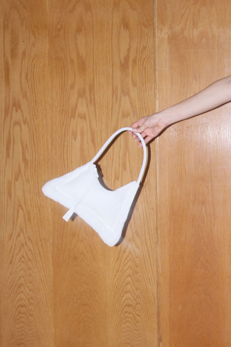 Load image into Gallery viewer, TRAPECIO FLAT BAG - OFF WHITE
